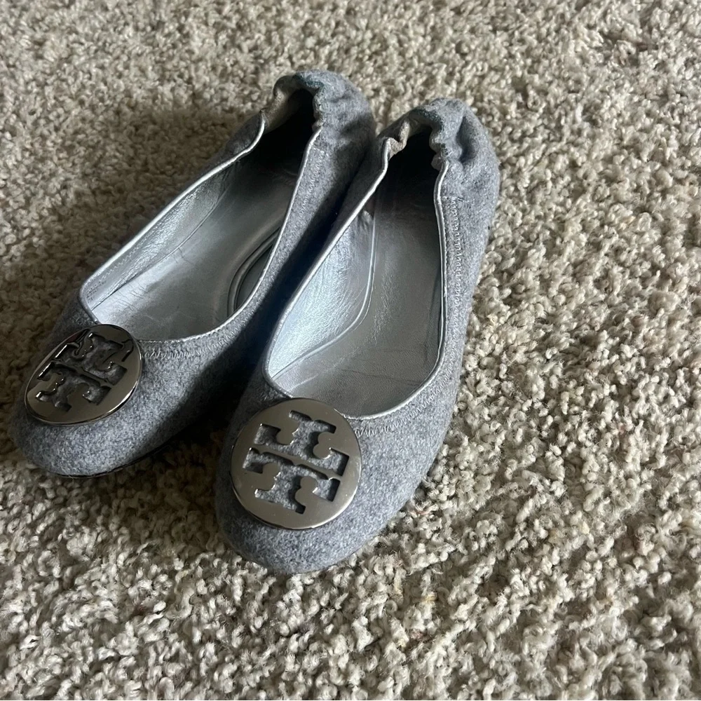 Tory Burch grey flats